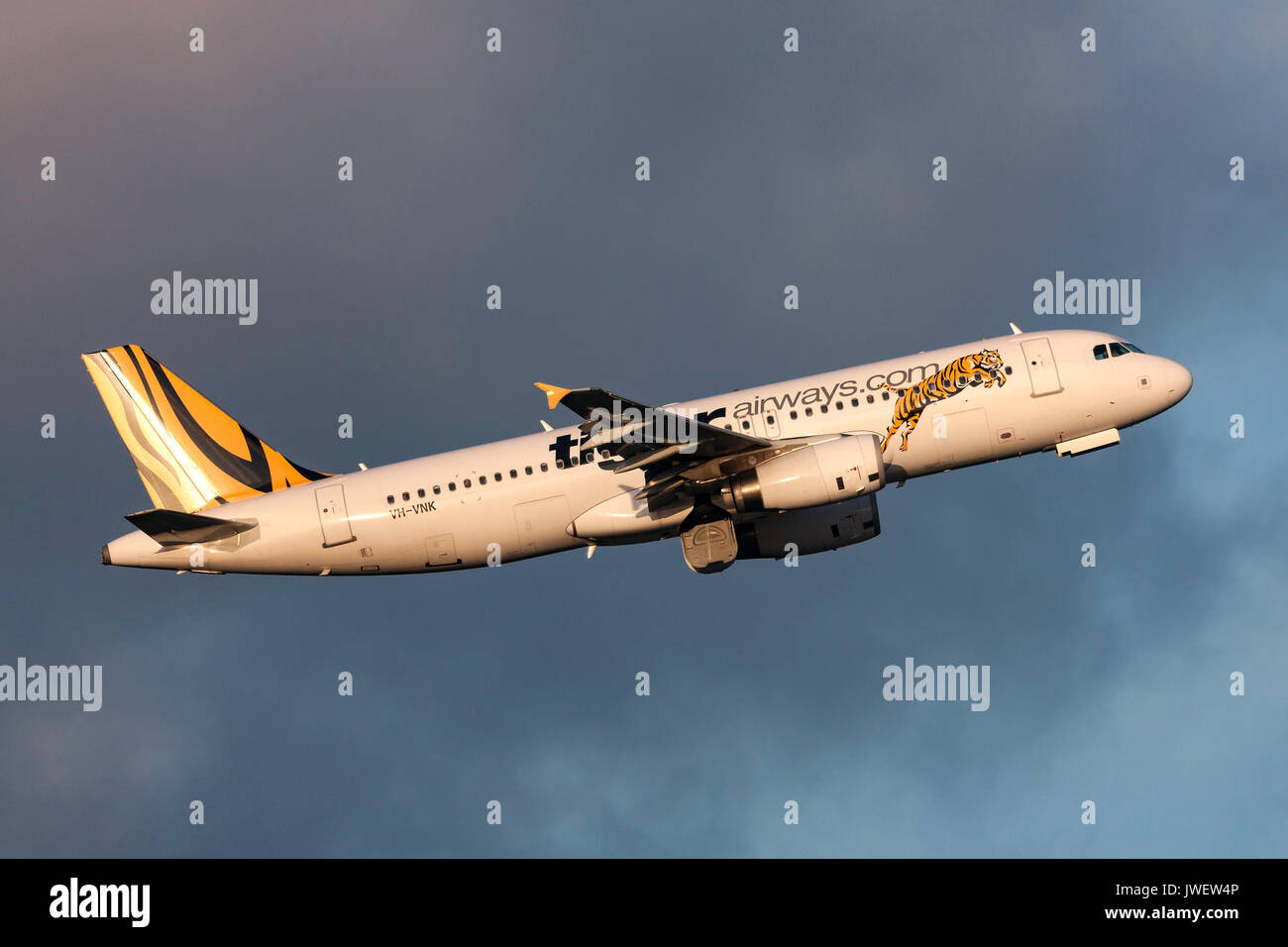 Compagnia aerea a basso costo Tiger Airways Airbus A320-232 VH-VNK partenza da Melbourne Aeroporto Internazionale. Foto Stock