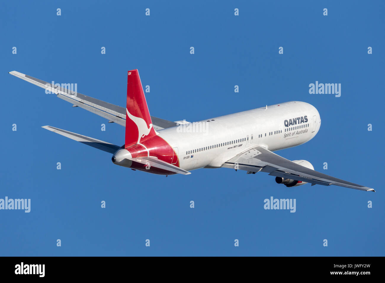 Qantas Boeing 767 aereo di linea che decollano dall'Aeroporto di Sydney. Foto Stock