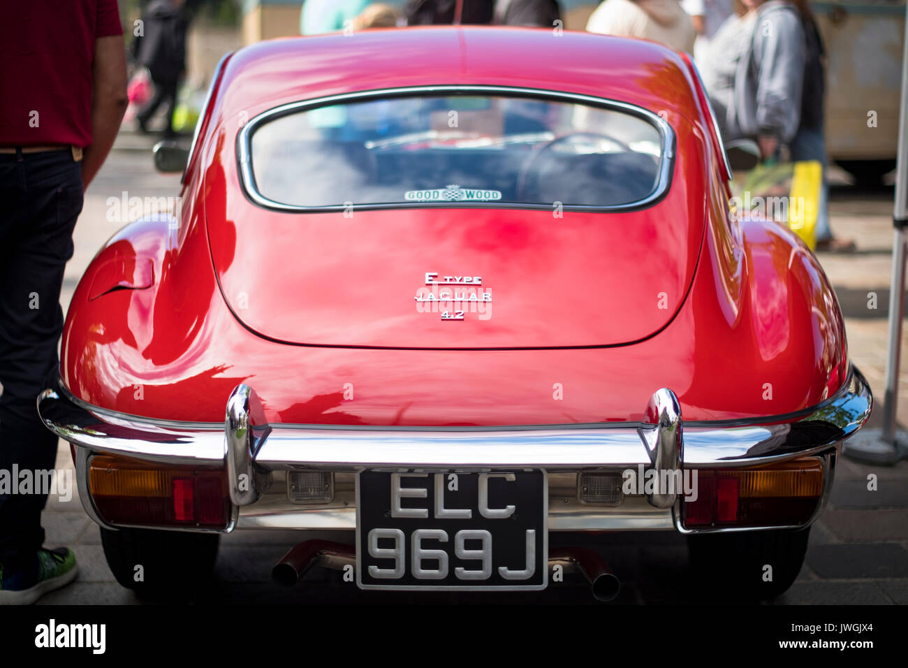 Bella rossa 4.2 e-type Jaguar coupe sul display all'annuale bradford classic car show, Bradford West Yorkshire Foto Stock