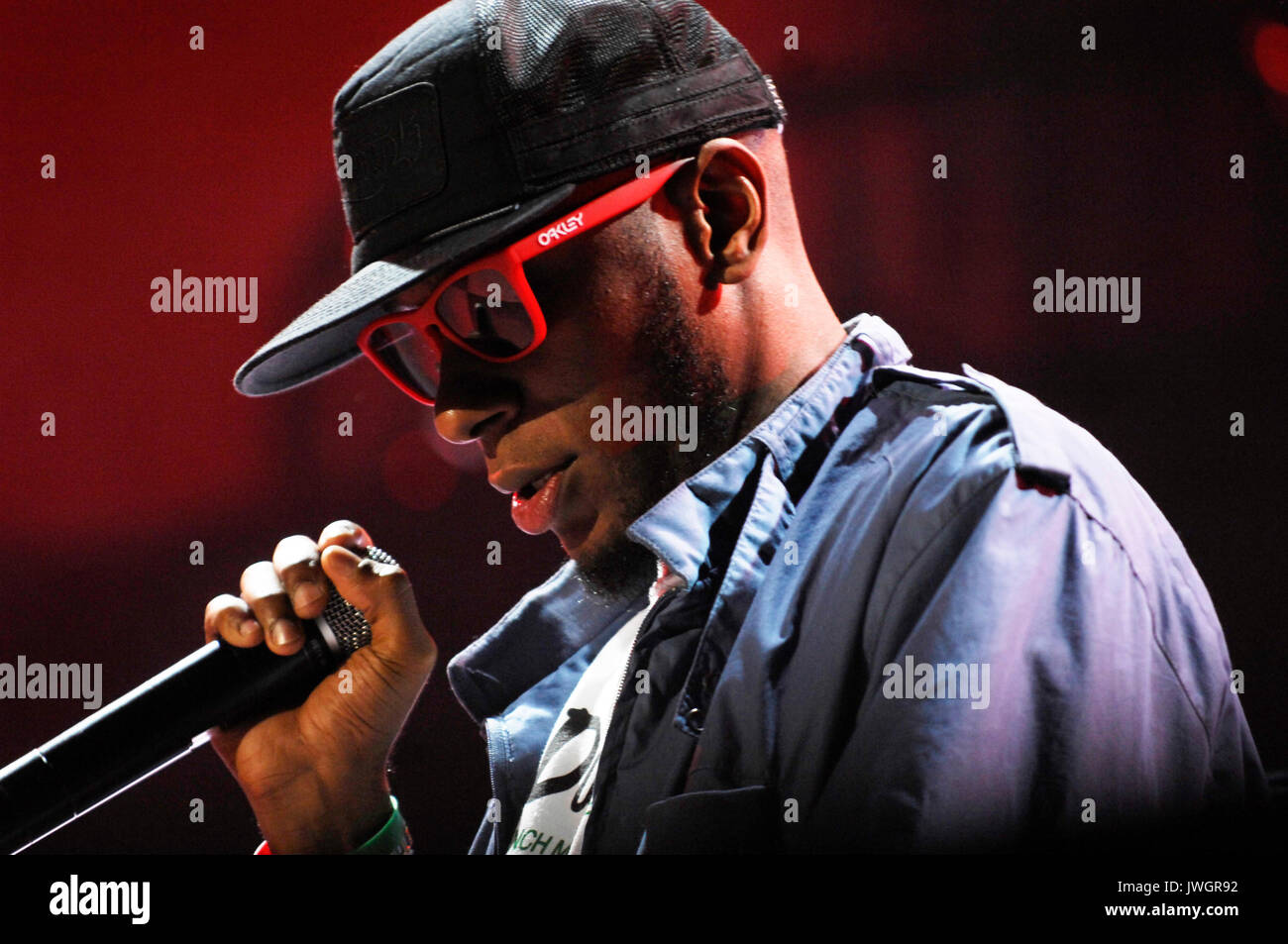 Rapper MOS DEF che ha eseguito 2008 Rock Bells Glen Helen Pavilion Los Angeles. Foto Stock