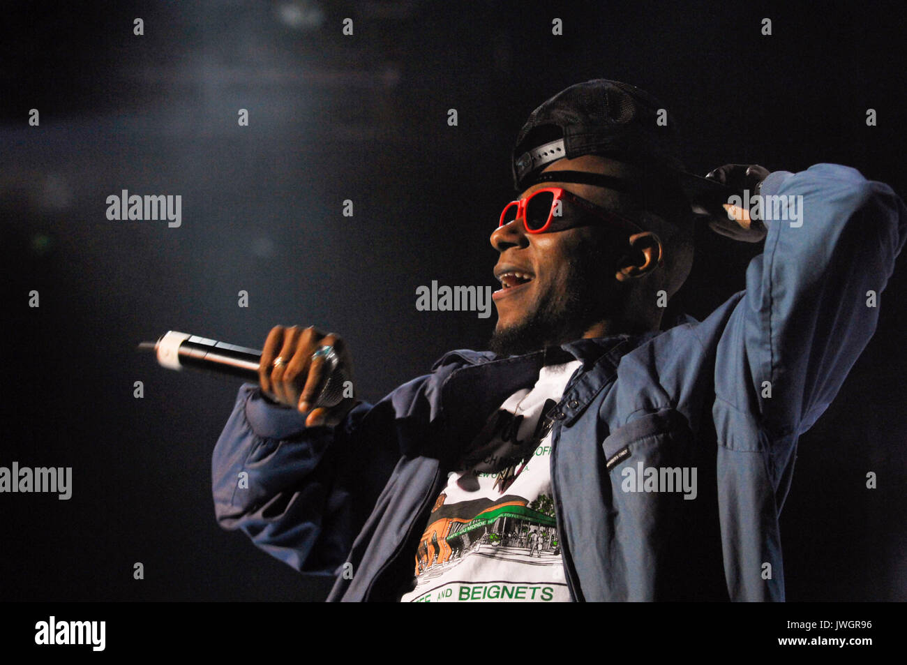 Rapper MOS DEF che ha eseguito 2008 Rock Bells Glen Helen Pavilion Los Angeles. Foto Stock