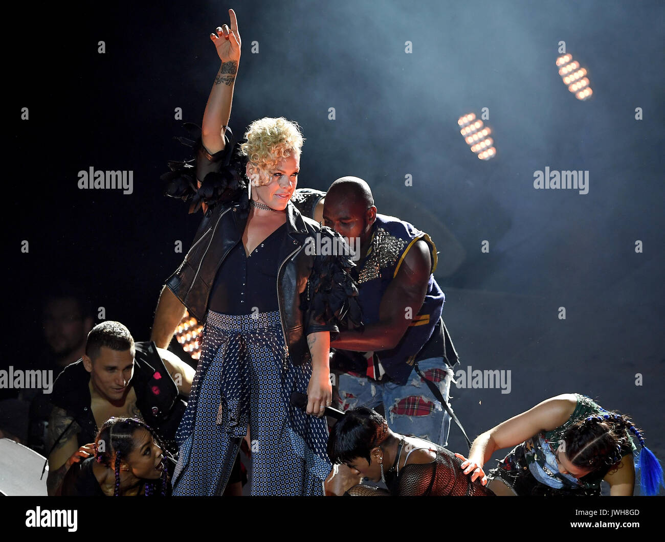 Berlino, Germania. 11 Ago, 2017. American pop cantante Pink esegue sul Waldbuehne ("Forest Stage") di Berlino, Germania, 11 agosto 2017. Foto: Britta Pedersen/dpa-Zentralbild/dpa/Alamy Live News Foto Stock