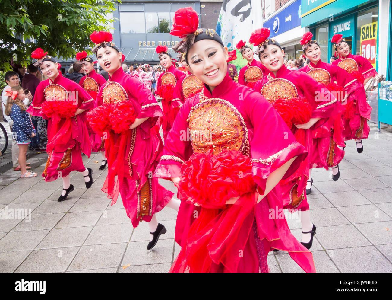 Taiwan Youth Dance Company Esecuzione a Billingham folklore internazionale Festiva del Mondo Danza. Foto Stock