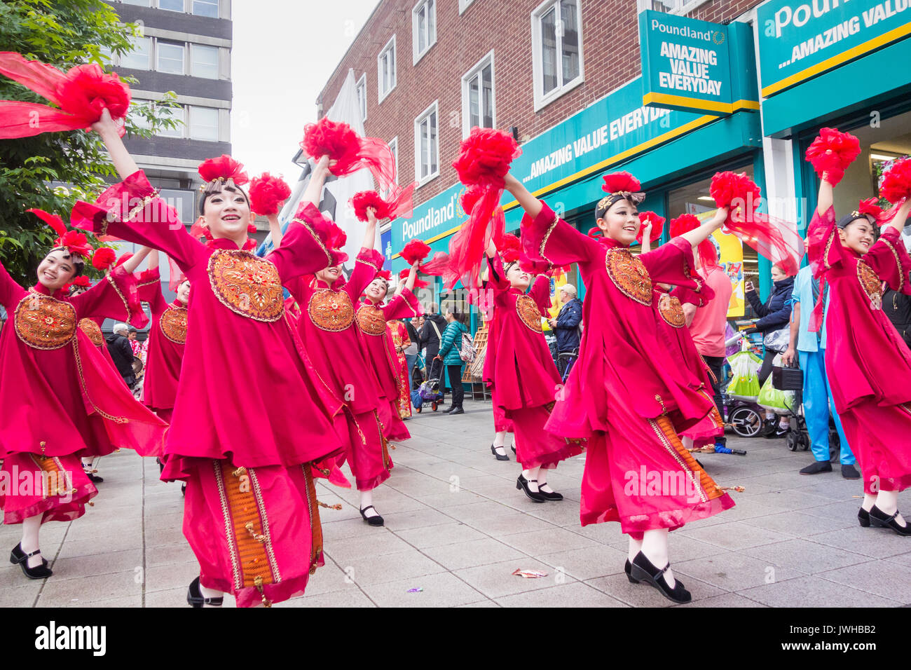 Taiwan Youth Dance Company Esecuzione a Billingham folklore internazionale Festiva del Mondo Danza. Foto Stock