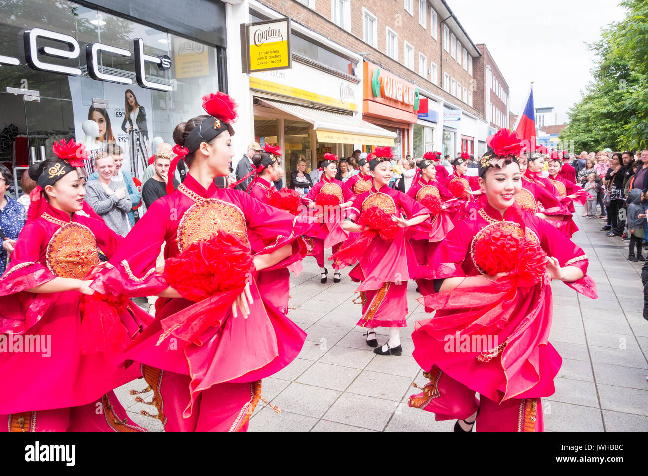 Taiwan Youth Dance Company Esecuzione a Billingham folklore internazionale Festiva del Mondo Danza. Foto Stock