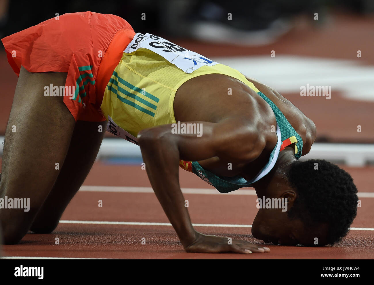 Londra, Regno Unito. 12 Ago, 2017. Edris Muktar dell Etiopia, vincendo il traguardo nel 5000 metro finale a Londra presso la IAAF 2017 Campionati del Mondo di atletica leggera. Credito: Ulrik Pedersen/Alamy Live News Foto Stock