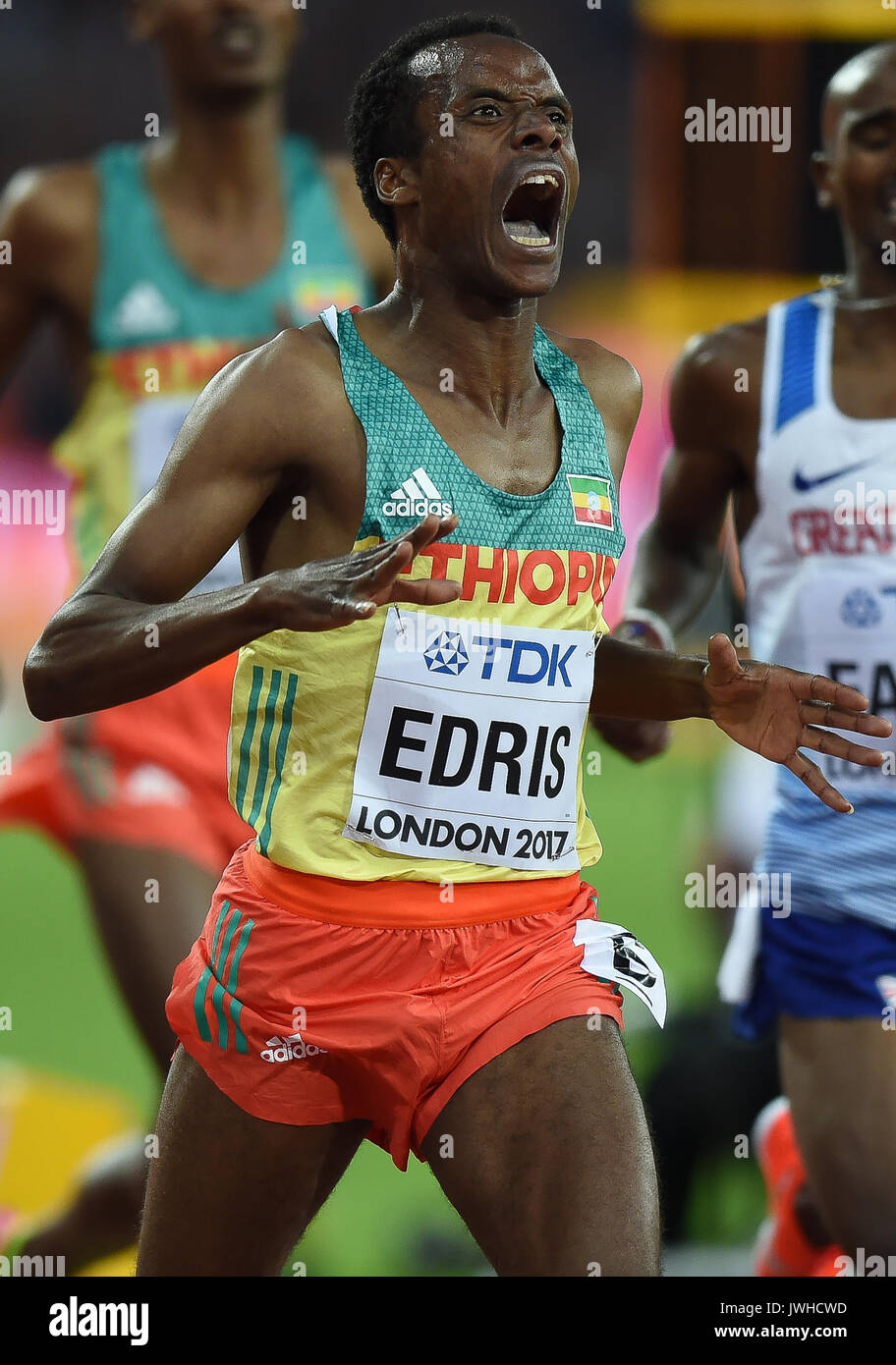 Londra, Regno Unito. 12 Ago, 2017. Edris Muktar dell Etiopia, vincendo il traguardo nel 5000 metro finale a Londra presso la IAAF 2017 Campionati del Mondo di atletica leggera. Credito: Ulrik Pedersen/Alamy Live News Foto Stock