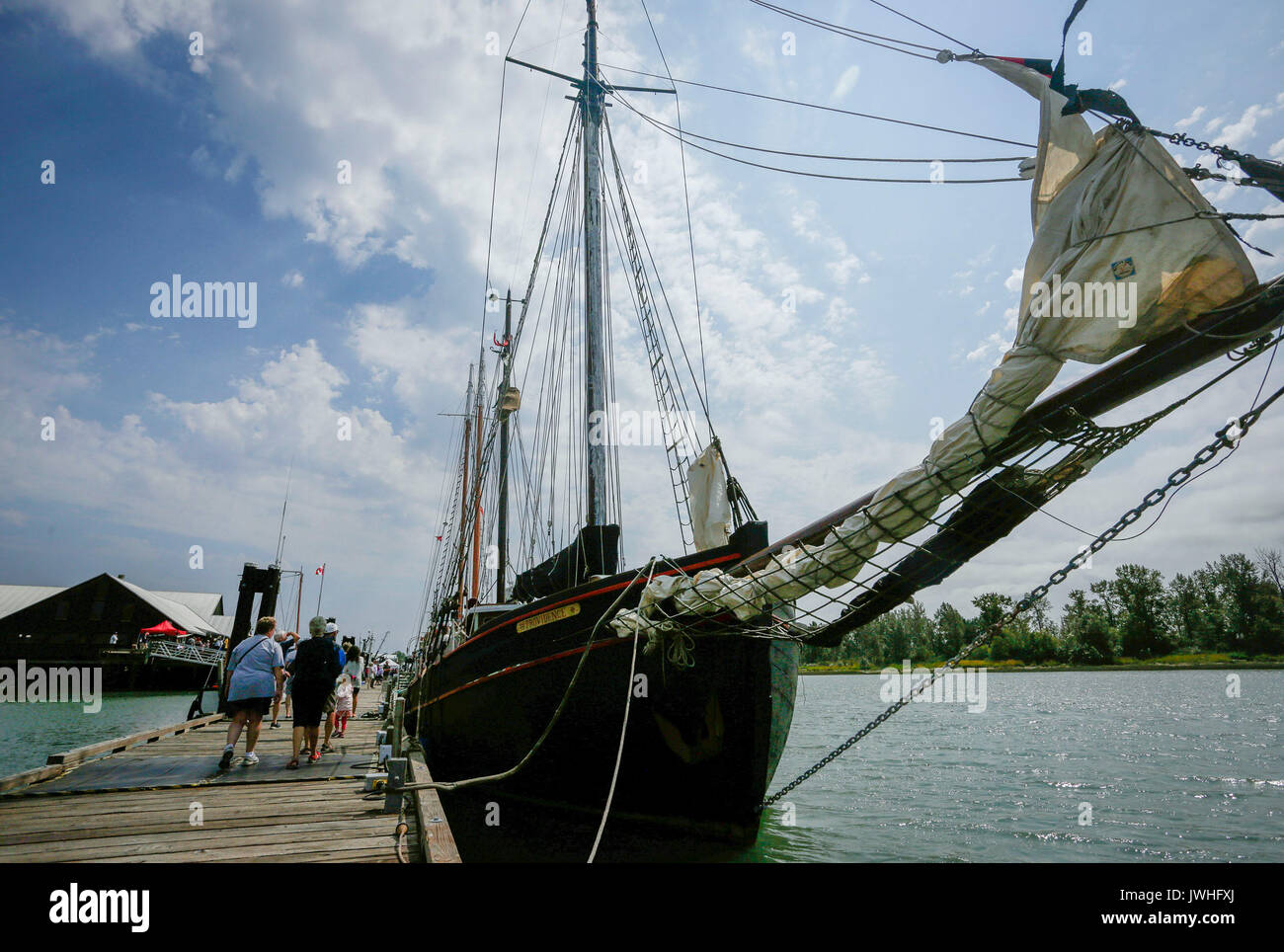 Vancouver, Canada. 12 Ago, 2017. Una nave a vela è visualizzato durante il XIV Richmond Maritime Festival in Richmond, Canada, il 12 agosto, 2017. Il XIV Richmond Festival marittimo ha montrato marittimo-attività a tema e mostre per introdurre del Canada Maritime storia e cultura. Credito: Liang Sen/Xinhua/Alamy Live News Foto Stock