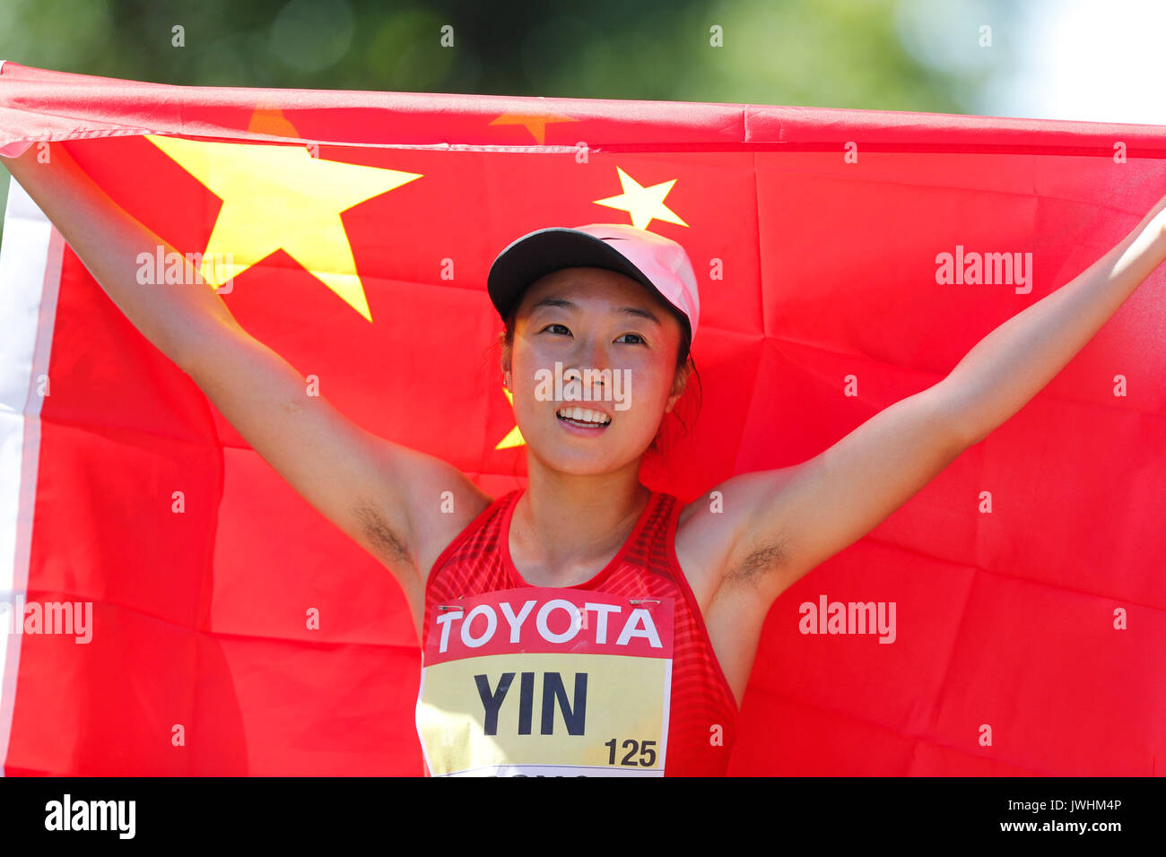 Londra, Regno Unito. 13 Ago, 2017. Yin Hang della Cina celebra dopo la donna 50km di corsa a piedi durante il giorno 10 presso la IAAF Campionati del Mondo 2017 a Londra, in Gran Bretagna il 13 agosto, 2017. Credito: Han Yan/Xinhua/Alamy Live News Foto Stock