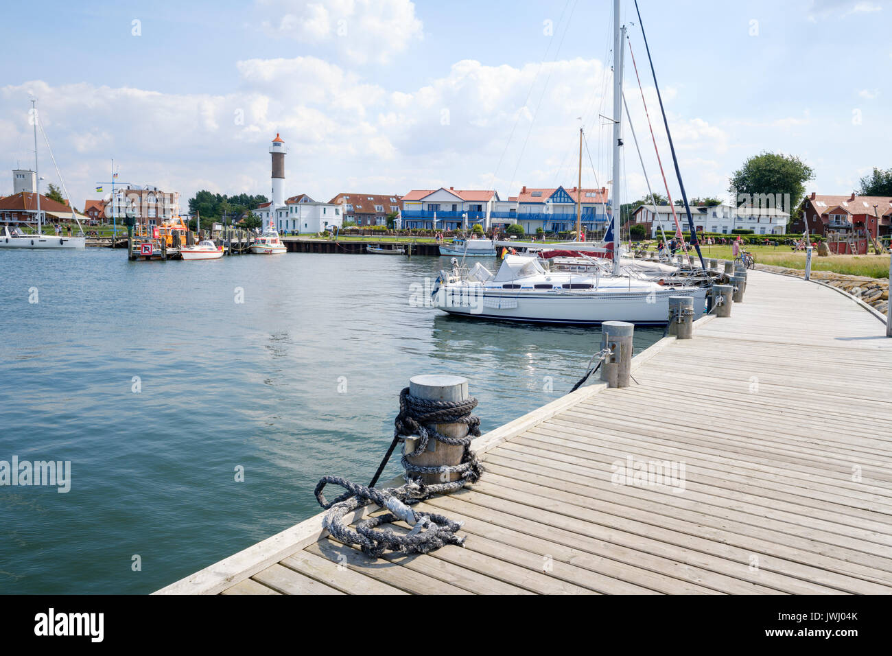 Porto di Timmendorf e faro, Poel, Meclenburgo-Pomerania Occidentale, Germania Foto Stock