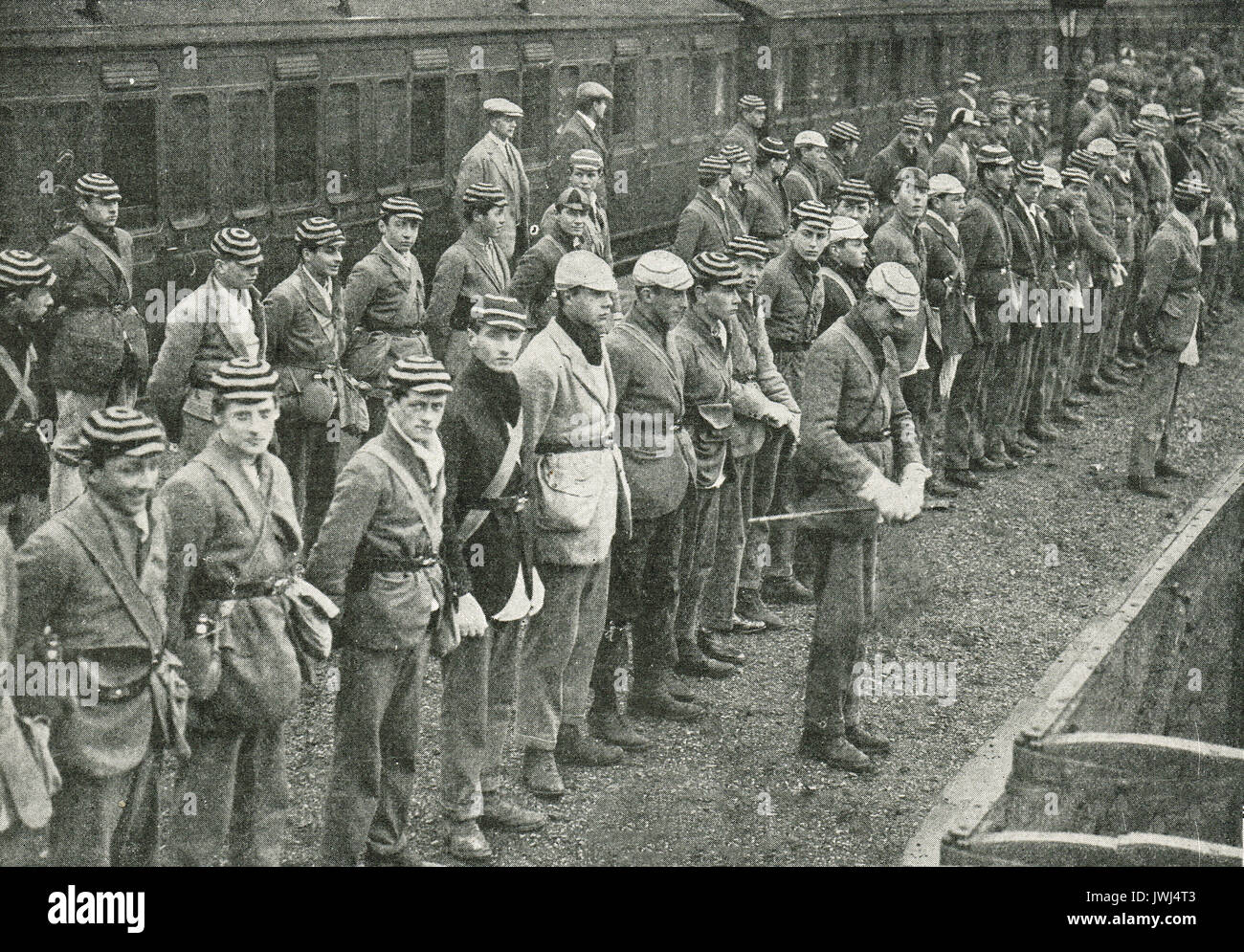 Eton boys sforzo bellico, Didcot junction Foto Stock