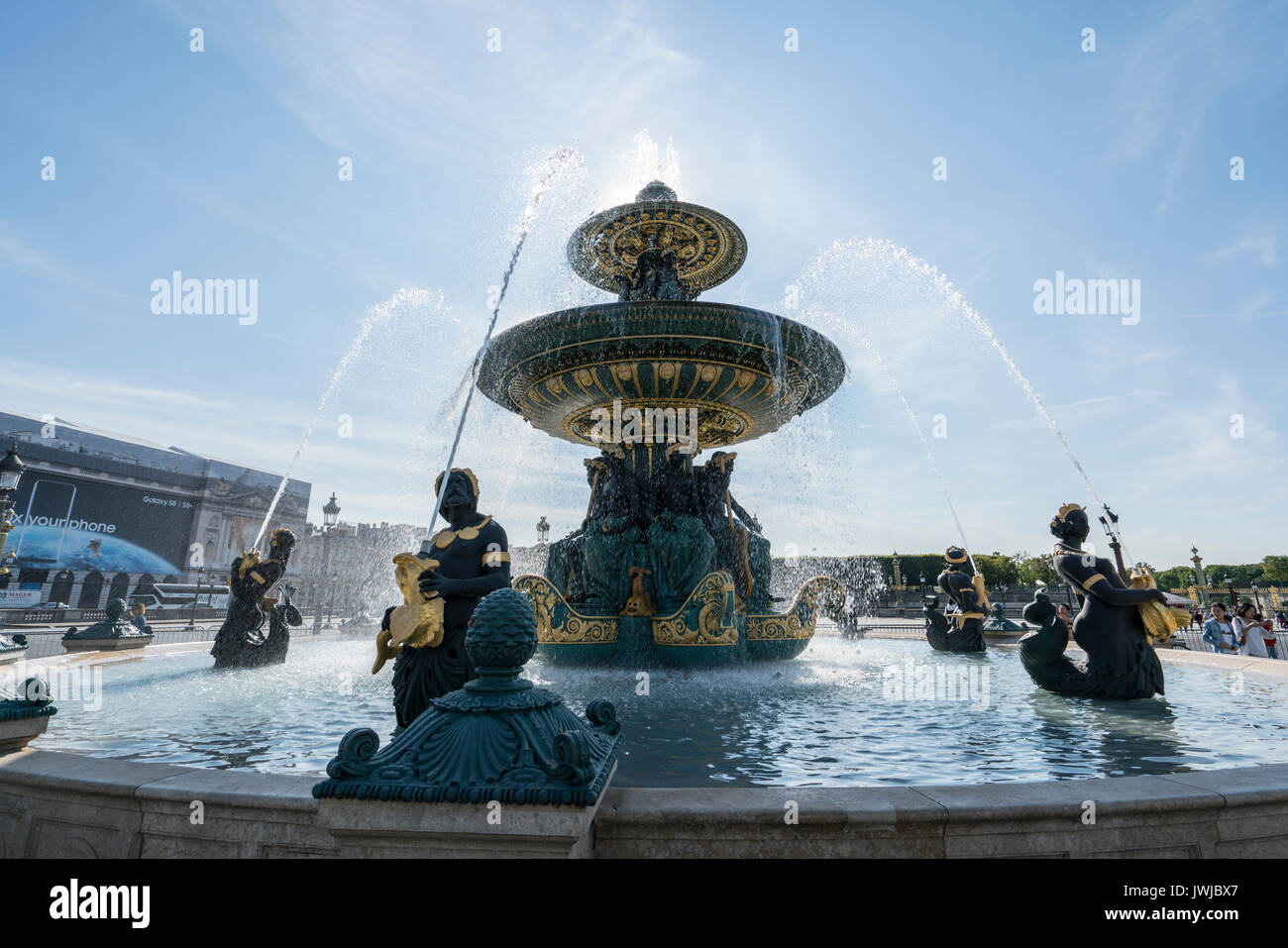 Una vista di la Fontaine des Fleuves in Place de la Concorde a Parigi Foto Stock
