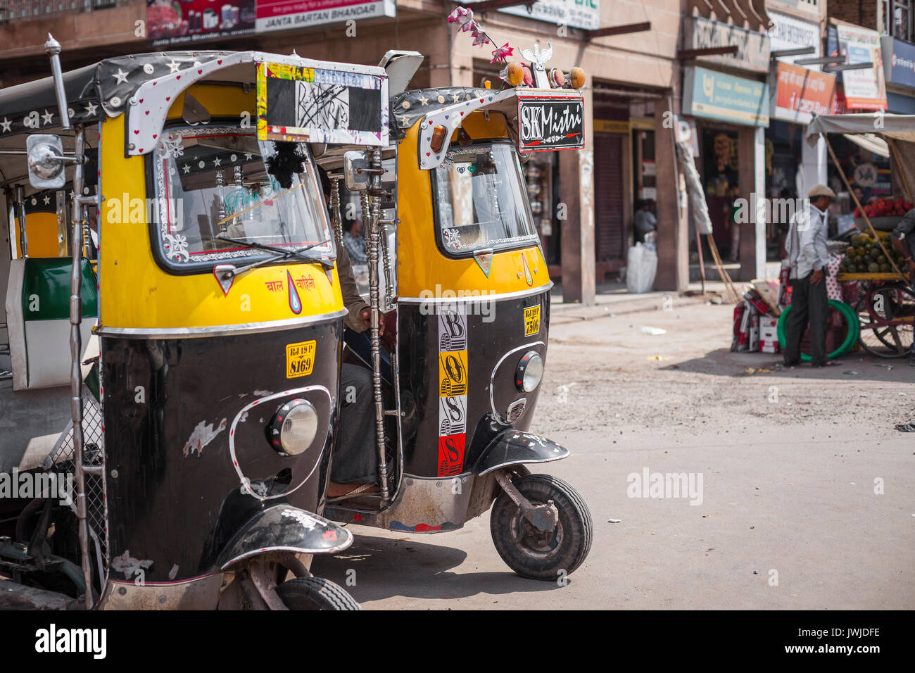 Città indiana street presso jodhur, India. Foto Stock