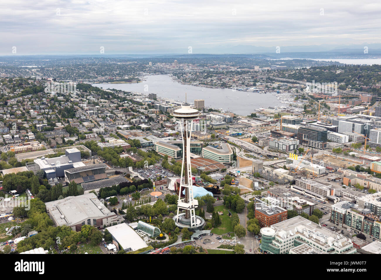 Vista aerea dello Space Needle e il Seattle Center, nello Stato di Washington, USA Foto Stock