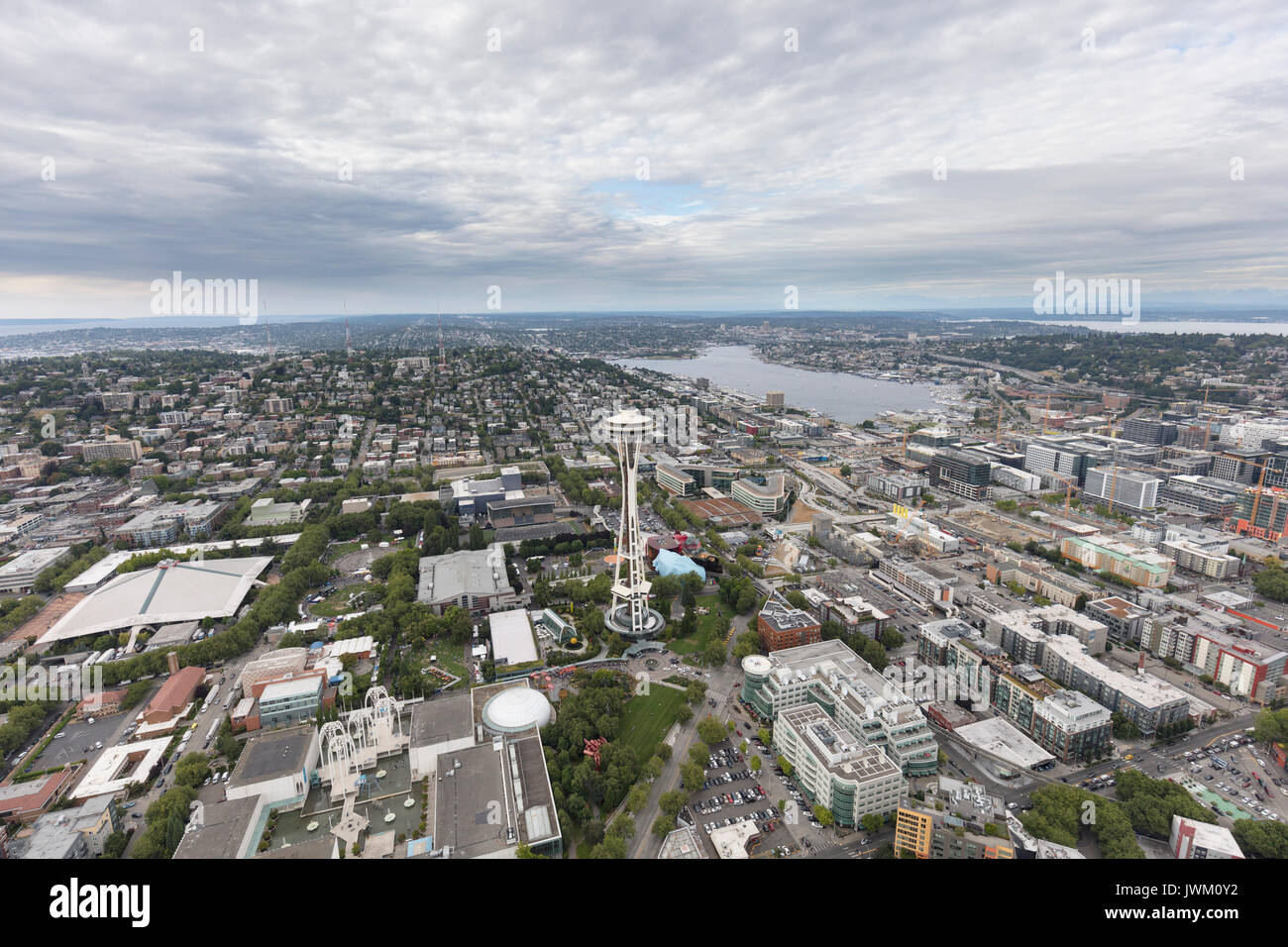 Vista aerea dello Space Needle e il Seattle Center, nello Stato di Washington, USA Foto Stock