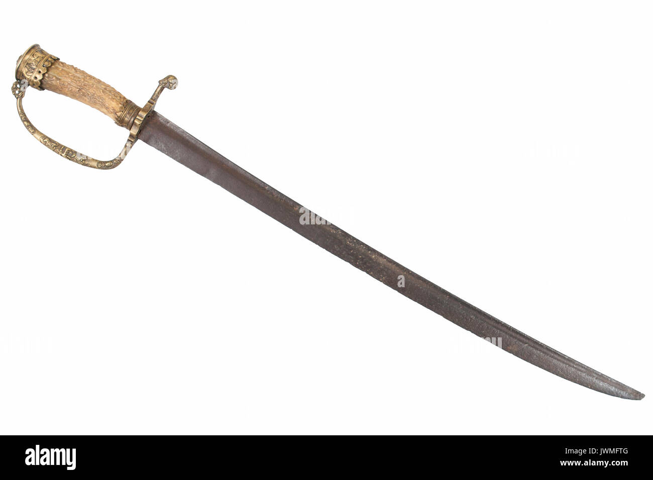 Un ottone e avvisatore acustico hilted antichi caccia inglese appendiabiti spada corta isolato su sfondo bianco Foto Stock