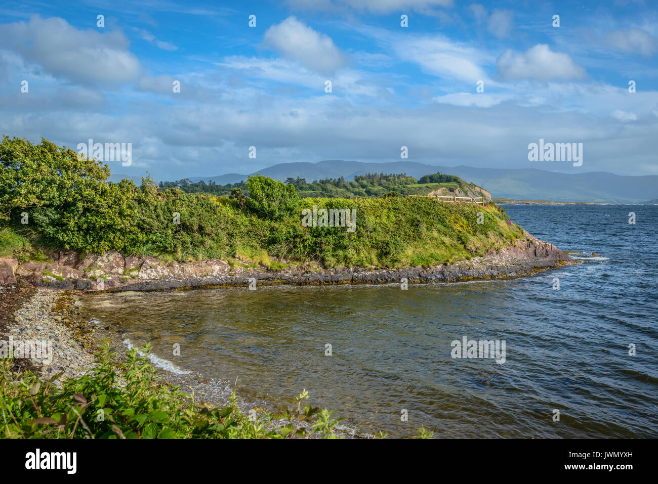 L'Irlanda Costa guardando alla penisola di Beara Foto Stock