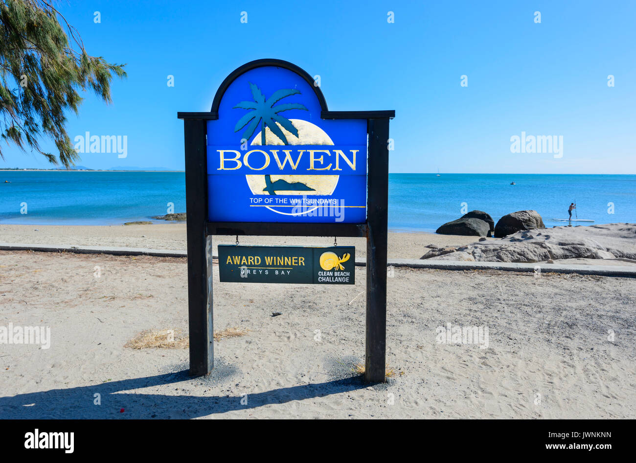 Città di Bowen nome sign in Grays Bay, Bowen, Queensland, QLD, Australia Foto Stock