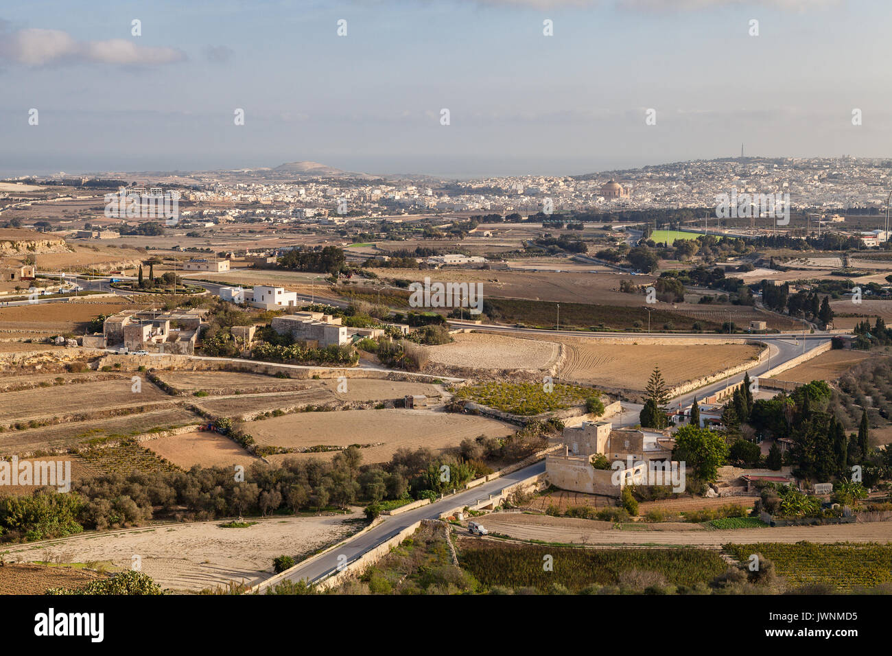 Vista aerea, Malta rurale isola vista dalla città vecchia Mdina Foto Stock