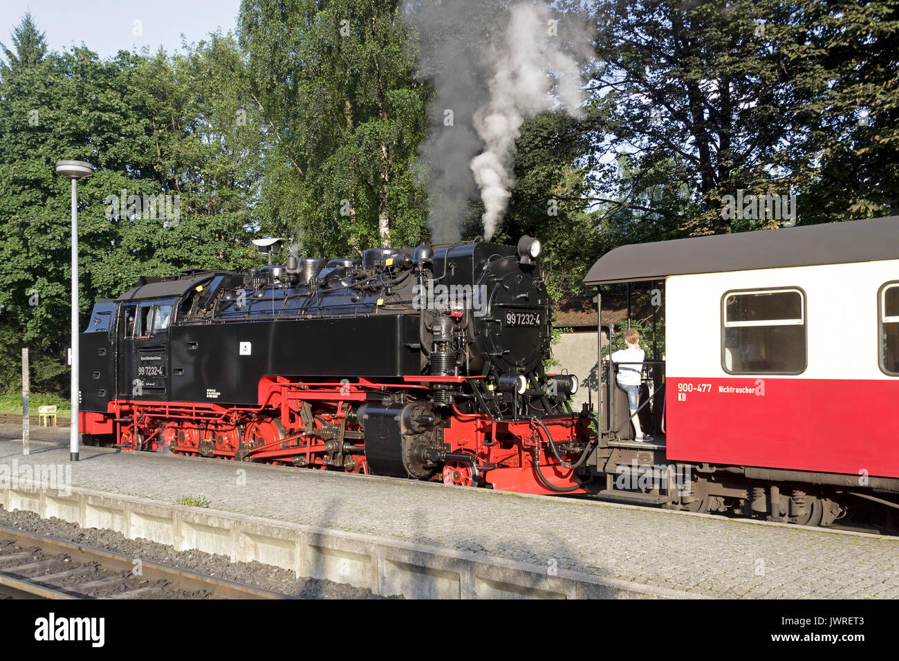 Treno a vapore di Brockenbahn alla stazione di Drei Annen Hohne, Harz-Mountains, Sassonia-Anhalt, Germania Foto Stock