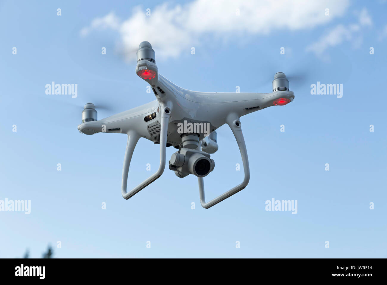 Fantoccio 4 pro drone in volo Foto Stock