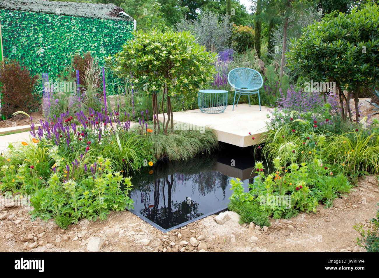 Visualizza giardino da Linda McKeown a fiorire nel parco, Dublino 2017 Foto Stock
