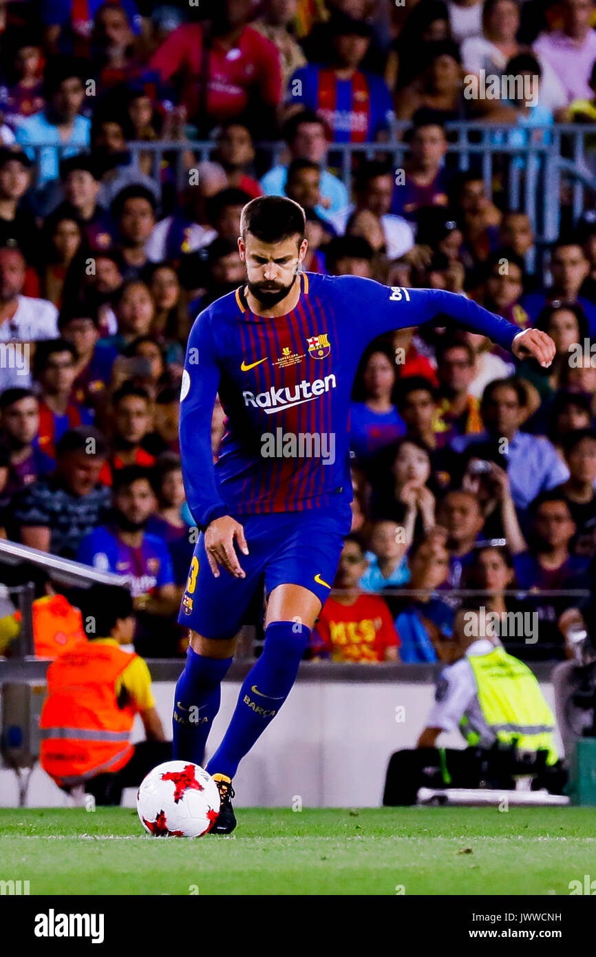 Camp non Stadium, Barcelona, Spagna. 13 Agosto, 2017. Pique durante il match della prima gamba della Super Coppa di Spagna a stadio Camp Nou, Barcellona, Spagna. Credito: G. Loinaz. Credito: G. Loinaz/Alamy Live News Foto Stock