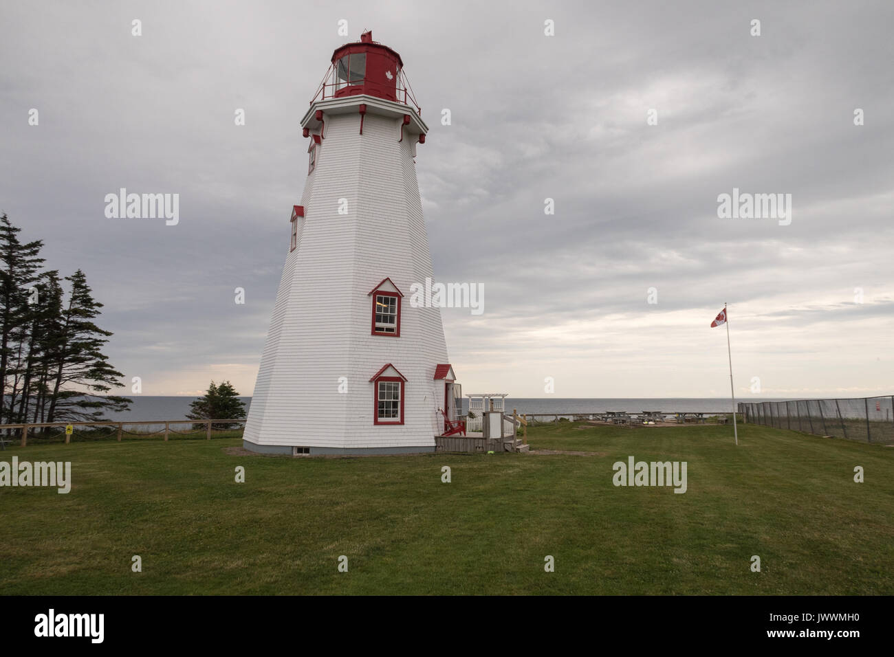 PEI più antico del faro in legno a Panmure Island. Foto Stock