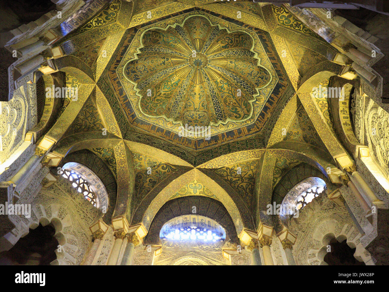 CORDOBA, Spagna - 30 giugno 2017: all'interno della moschea e la cattedrale di Cordoba. È il monumento più importante di tutti i Western mondo islamico. Foto Stock