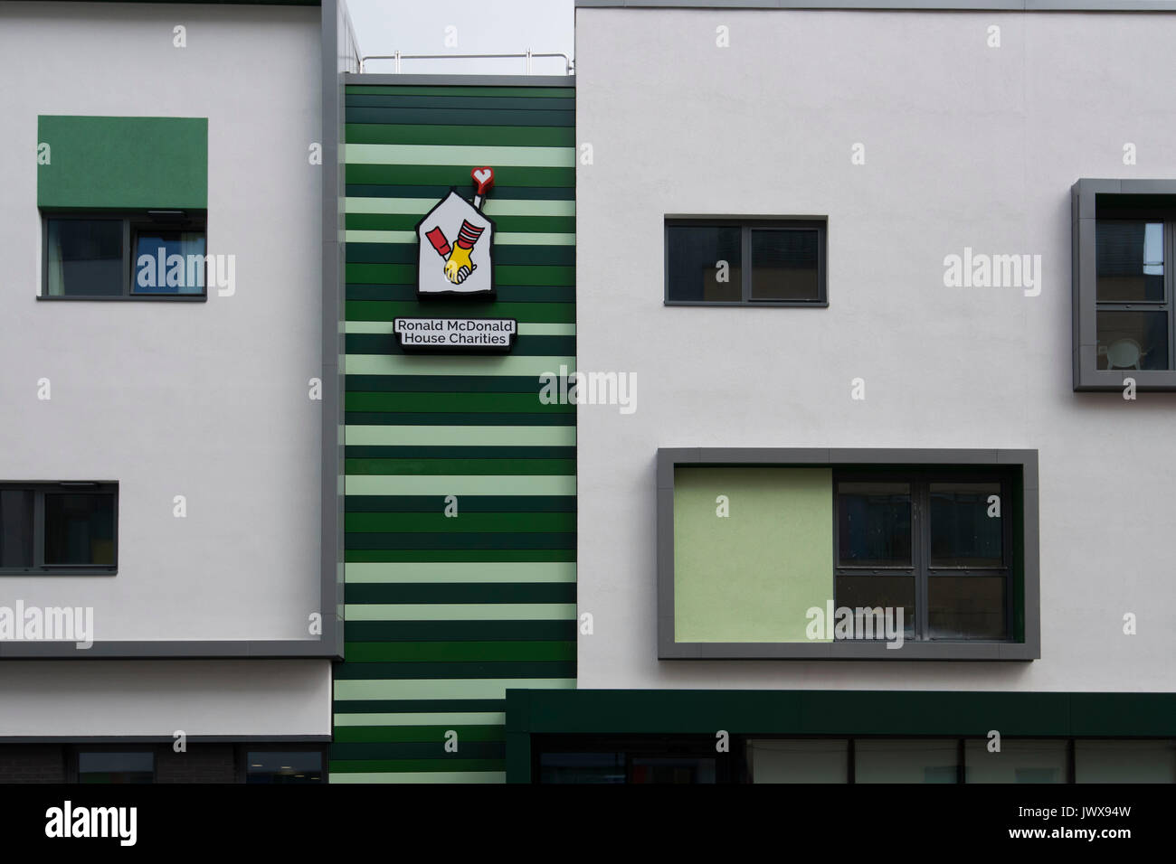 Ronald McDonald House Charities edificio all ospedale di Heath a Cardiff, nel Galles, UK. Foto Stock