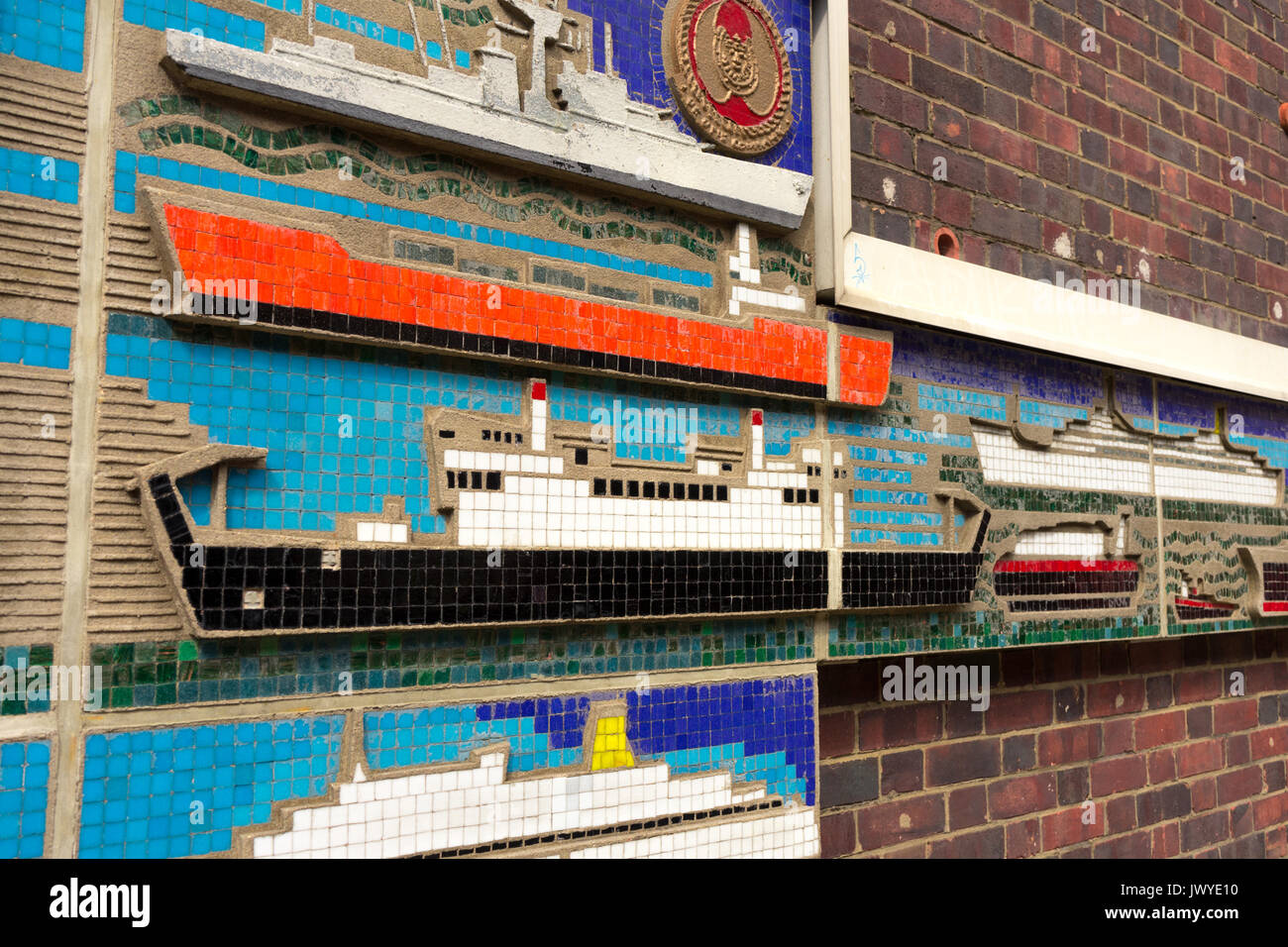 Hamtun murale di strada nella parte vecchia della città di Southampton, Regno Unito, raffiguranti la storia della città Foto Stock