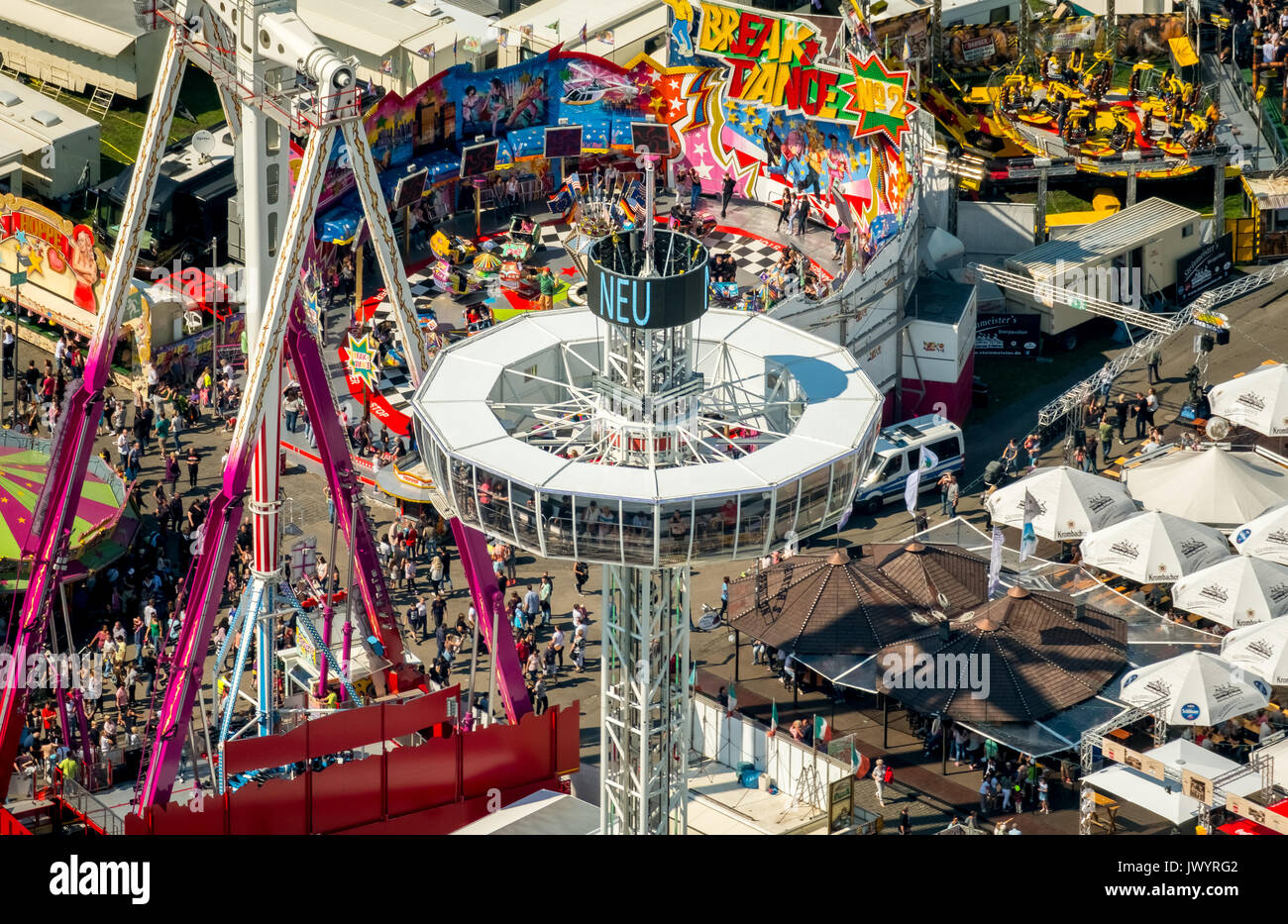 582. Fiera Cranger, fiera carosello, roller coaster, ruota panoramica Ferris, torre di osservazione, giostre e attrazioni equo, festival, catene di pubblico karussel, Foto Stock