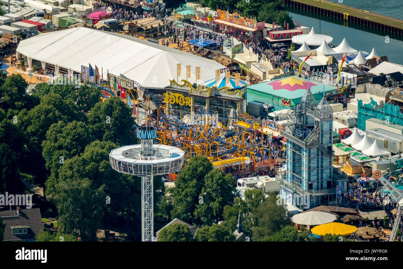 582. Fiera Cranger, fiera carosello, roller coaster, ruota panoramica Ferris, torre di osservazione, giostre e attrazioni equo, festival, catene di pubblico karussel, Foto Stock