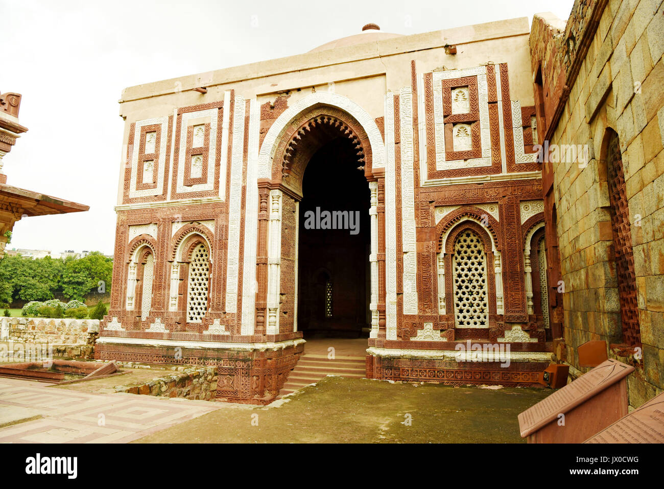 Alai darwaza presso il complesso di qutb, new delhi Foto Stock