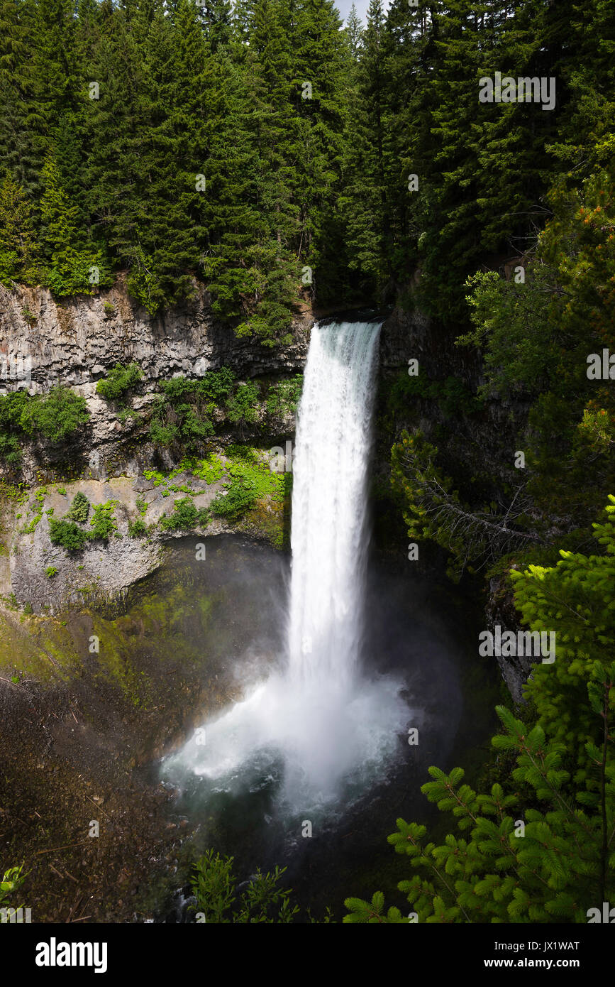La spettacolare Brandywine cade nella Brandywine Parco Provinciale nei pressi di Whistler della Columbia britannica in Canada Foto Stock