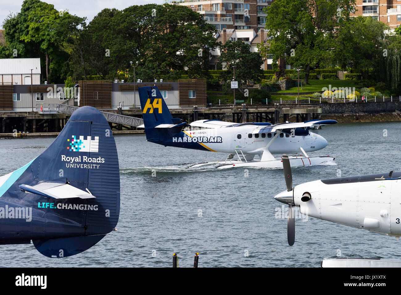 Idrovolanti colorato nella zona del Porto Interno di Victoria con traghetti e battelli sull'Isola di Vancouver British Columbia Canada Foto Stock