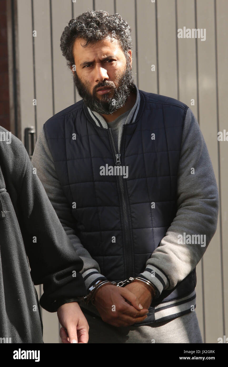 Jamshid Piruz lascia Lewes Crown Court caricato con tentato omicidio. 20.06.2016 Foto Stock