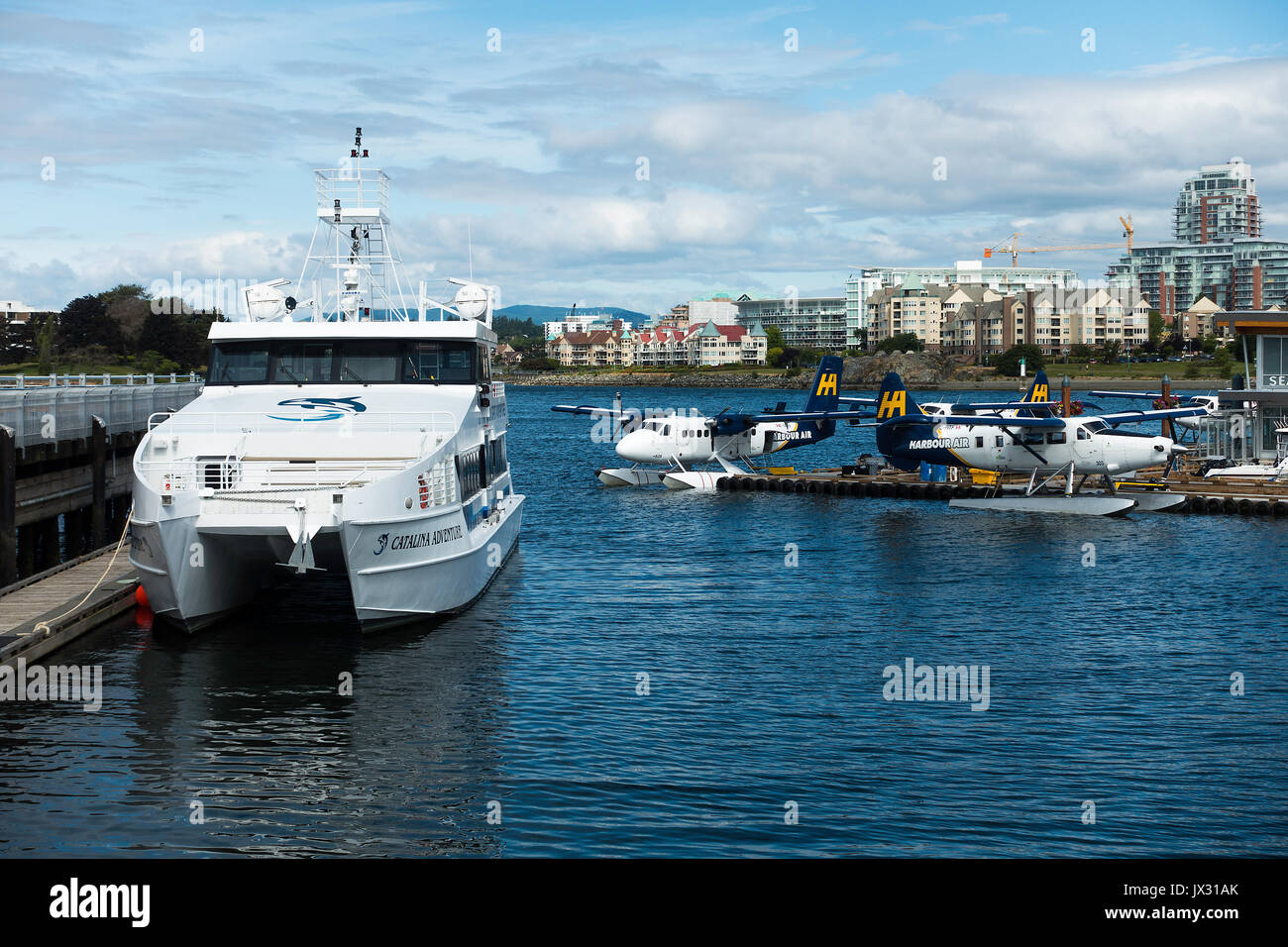 Idrovolanti colorato nella zona del Porto Interno di Victoria con traghetti e battelli sull'Isola di Vancouver British Columbia Canada Foto Stock
