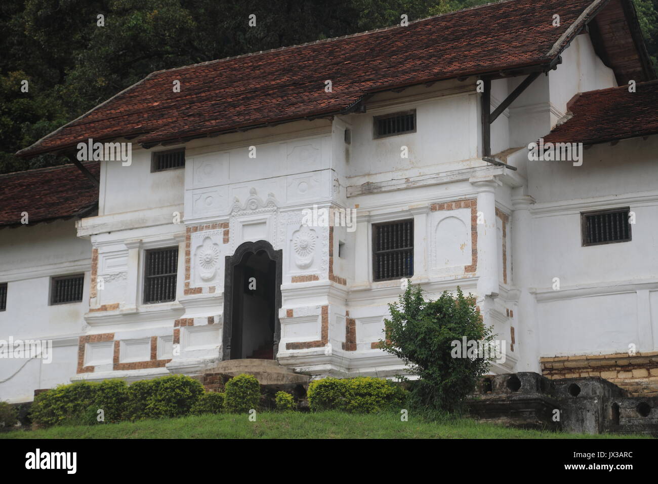 Palazzo Reale di Kandy. L'ultimo re di risiedere qui era Sri Vikrama Rajasingha (1798-1815). È stato costruito da Vickramabahu III nel XIV secolo CE. Foto Stock