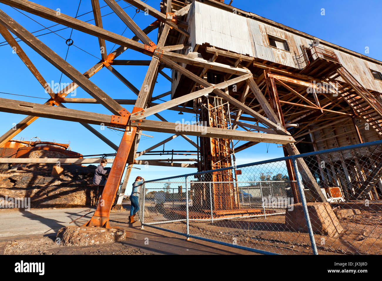 Il vecchio Browne di albero che è stata di proprietà della miniera di giunzione in Broken Hill. Uno dei più piccoli alberi e finalmente è stato chiuso nel 1972. Foto Stock