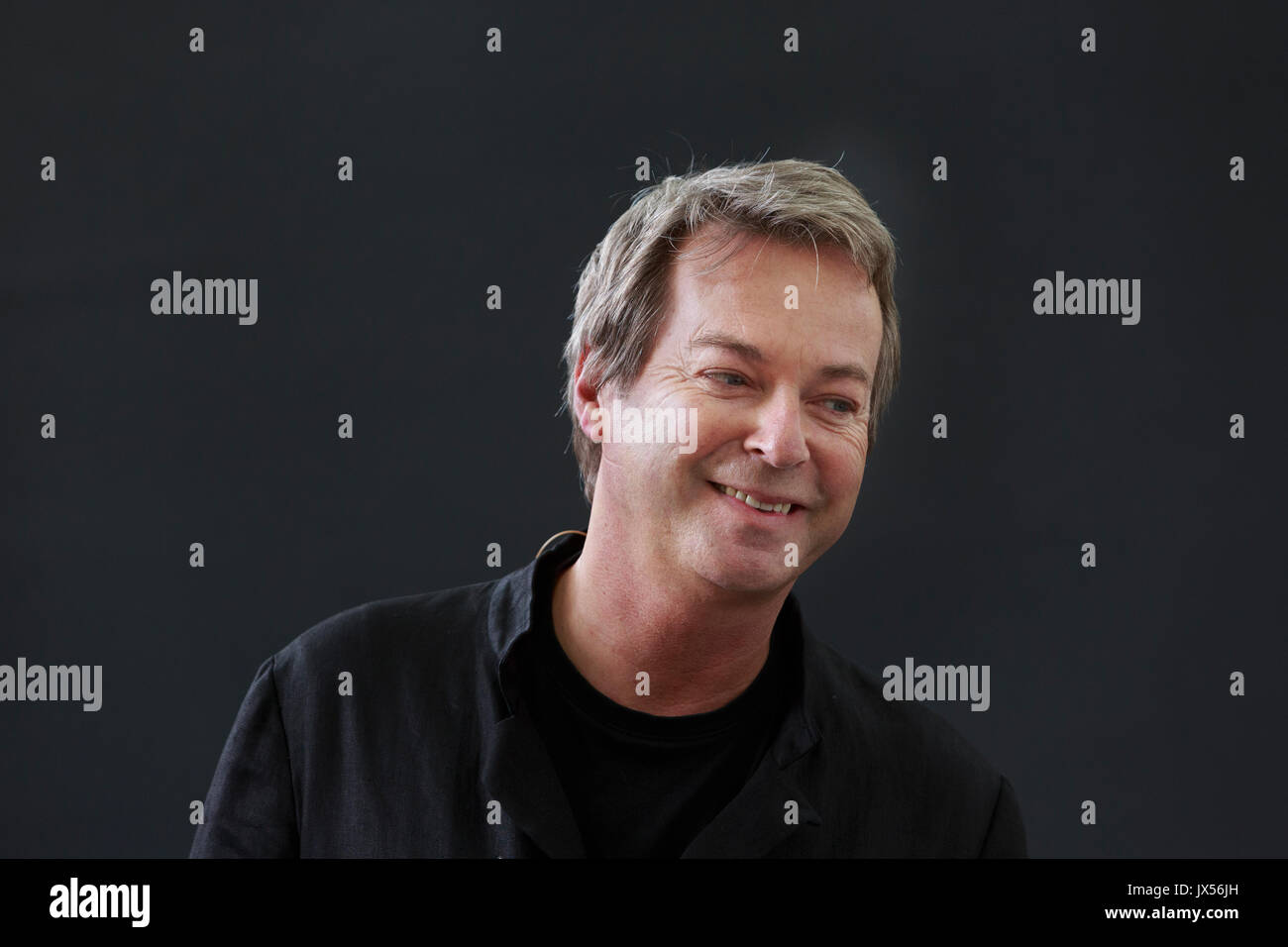 Edimburgo, Scozia il 14 agosto. Giorno 3 Edinburgh International Book Festival. Nella foto: Julian Clary è inglese comico e romanziere. Credito: pak@ Mera/Alamy Live News Foto Stock