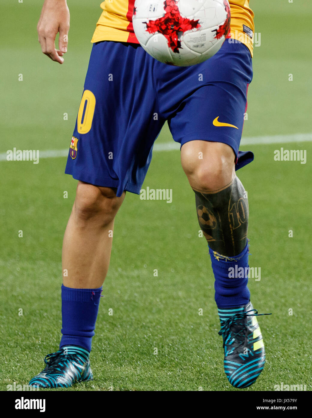 Stadio Camp Nou, Barcellona, Spagna. 13 Agosto, 2017. Super Coppa di Spagna tra FC Barcelona e Real Madrid. Leo Messi tatuaggi Credito: David Ramírez/Alamy Live News Foto Stock