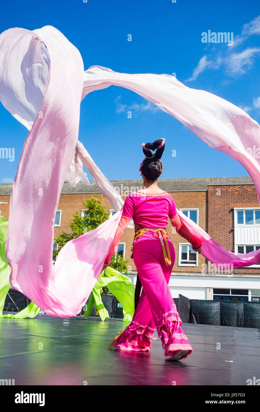 Taiwan Youth Dance Company Esecuzione a Billingham folklore internazionale Festiva del Mondo Danza. Foto Stock