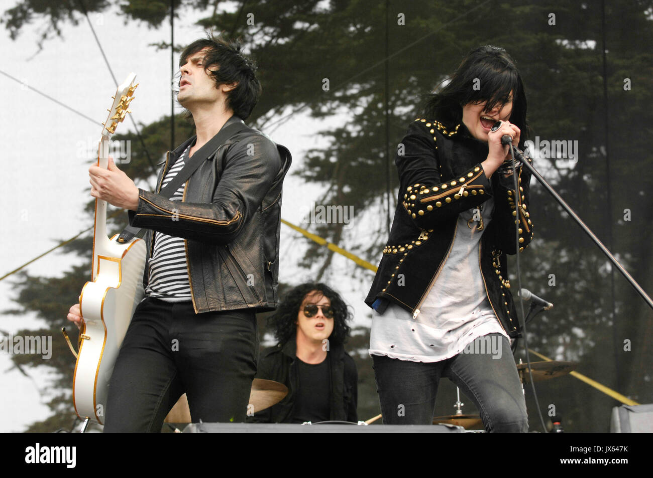 (L-R) Jack White Alison Mosshart Dead Weather suona 2009 fuori Lands Festival Golden Gate Park 30,2009 agosto San Francisco. Foto Stock