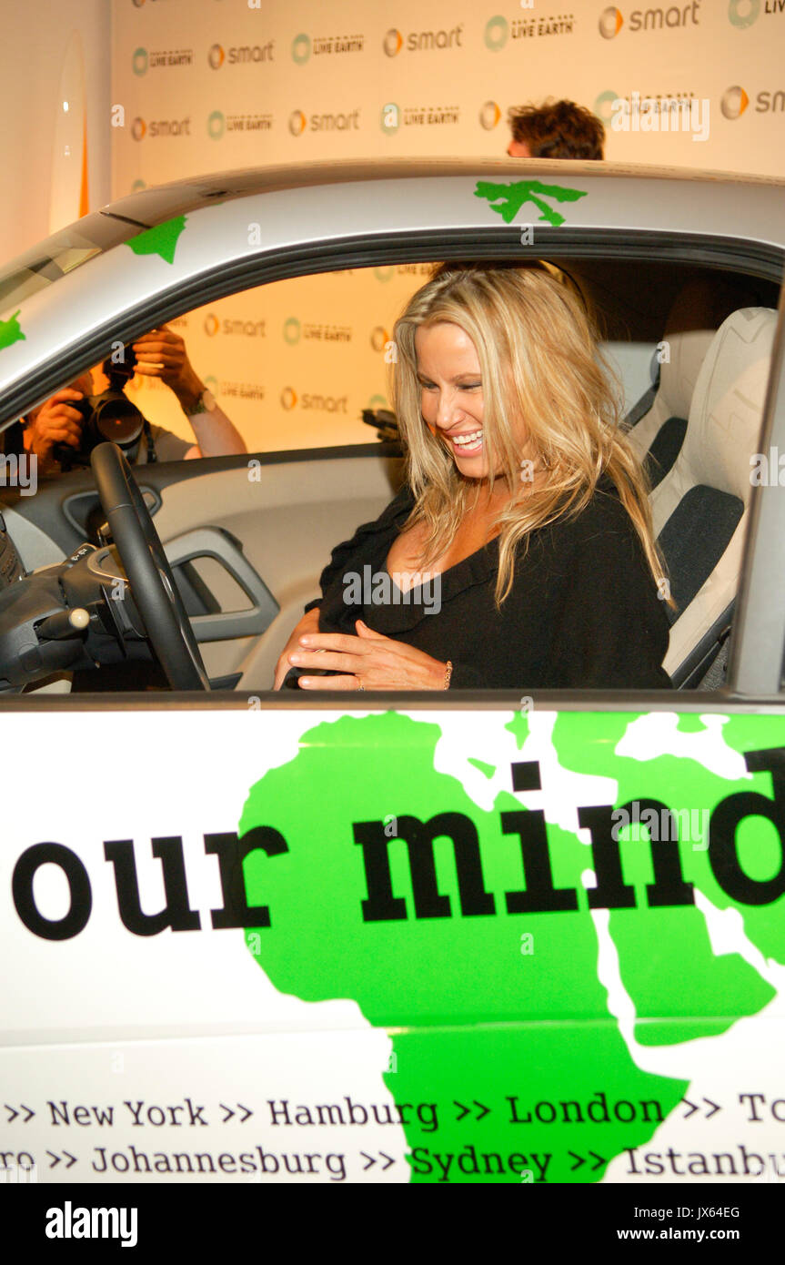 Jennifer Coolidge Smart Live Earth Celebration Hollywood's Environmental Advocates Smart House Venezia, CA. Foto Stock