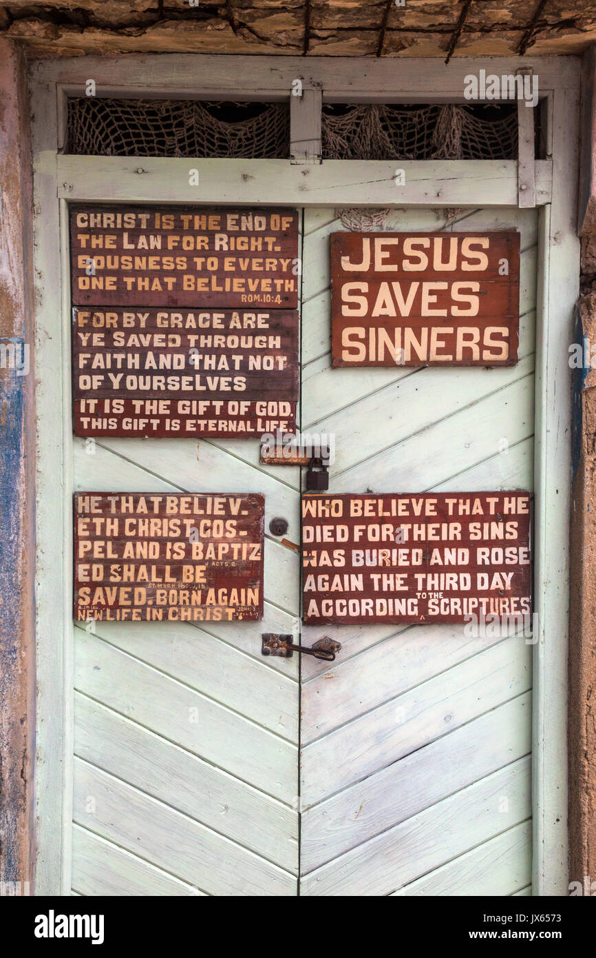 Religiosi avvisi cristiana al di fuori di una chiesa a Barbados, Isole dei Caraibi Foto Stock