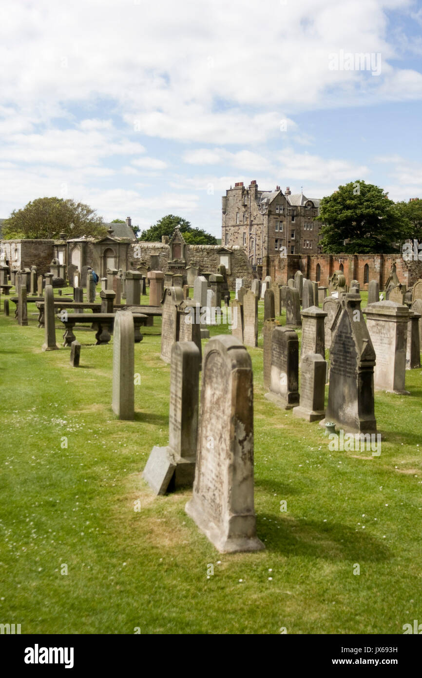 Luogo di sepoltura all'interno delle rovine di St Andrews cattedrale, Fife. Foto Stock