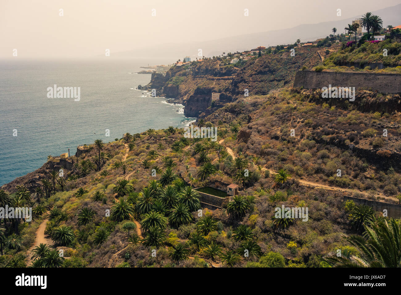 Una breve passeggiata costiera alla Galeria La Fajana, Los Realejos, Santa Cruz de Tenerife, Spagna, in estate 2017 Foto Stock
