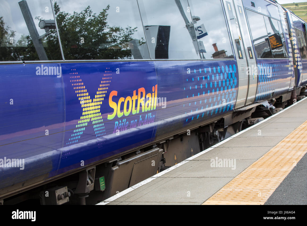 Scotrail che mostra il supporto per Glasgow Gay Pride Foto Stock