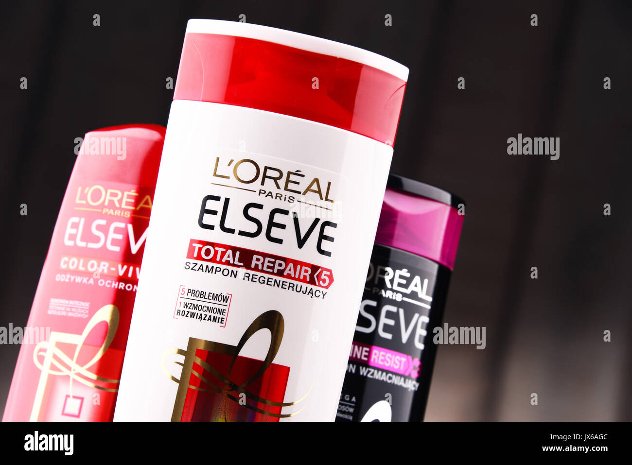 POZNAN, Polonia - 21 LUG 2017: L'Oreal S.A. è un francese di azienda di cosmetici con sede a Clichy, Hauts-de-Seine. È il più grande del mondo di prodotti cosmetici Foto Stock